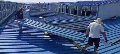 柳疃镇持续推进违规使用彩钢板建筑及保温材料整治